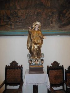 La statue restaurée dans la chapelle Saint-Bernardin
